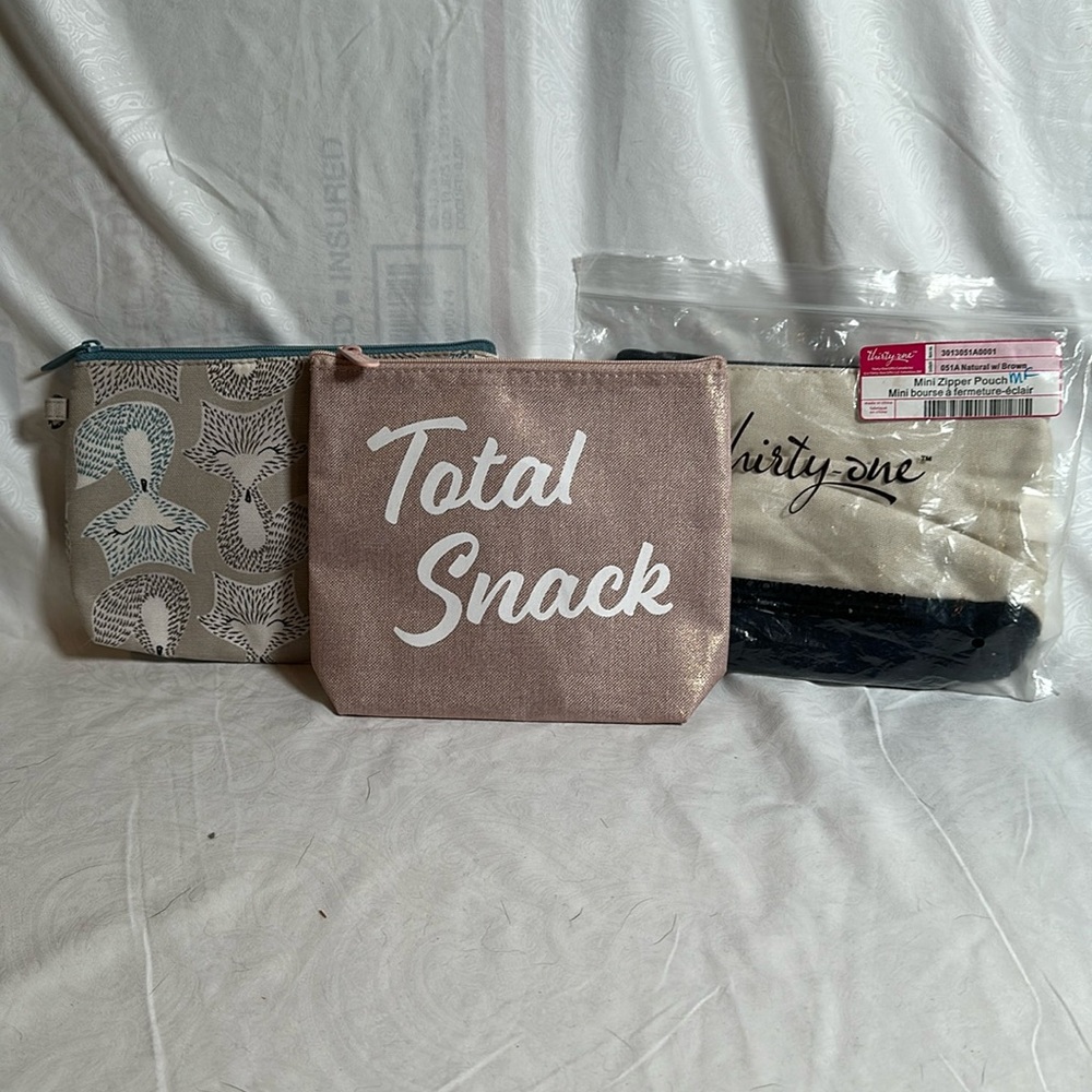 Thirty one set of 3 pouches - 2 small zipper pouches 1 Snack Pouch New Demos